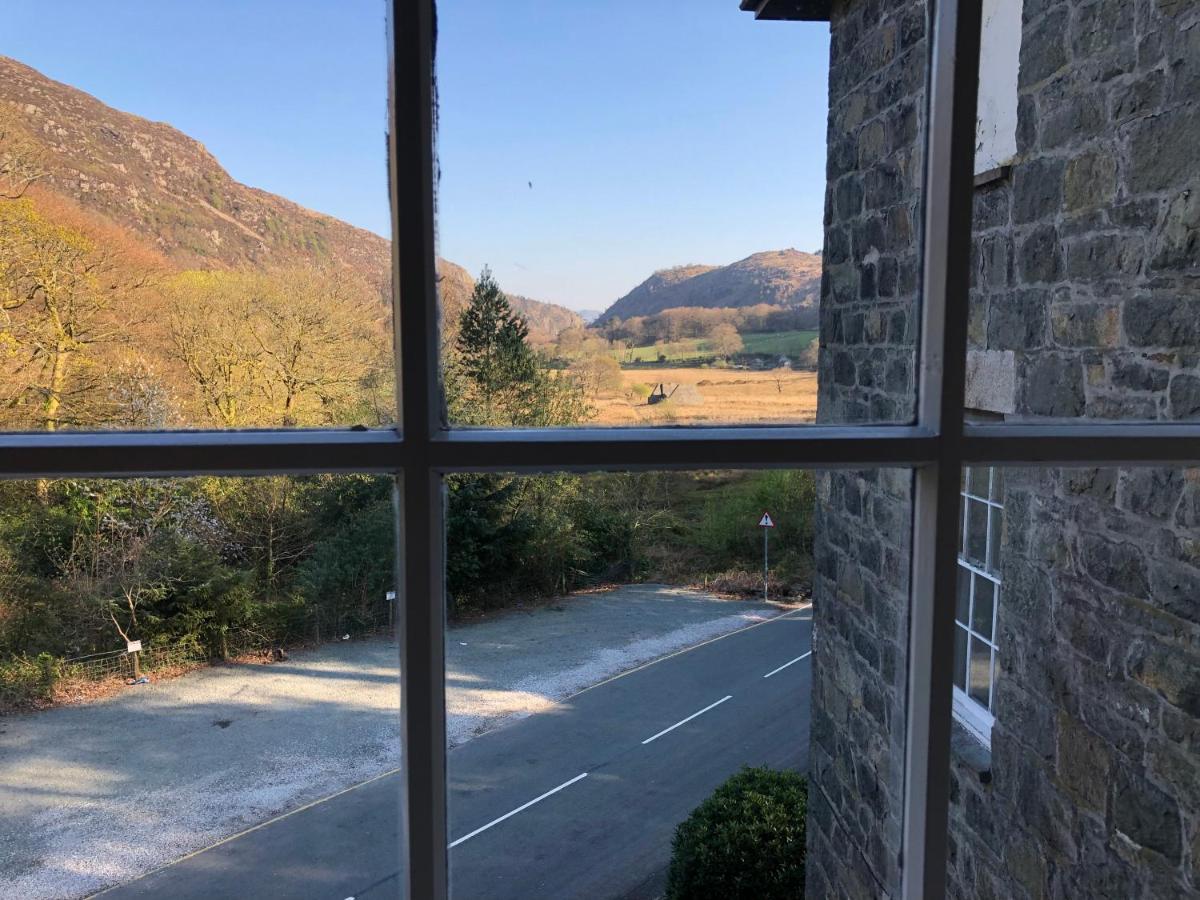 Royal Goat Hotel Beddgelert Exterior photo